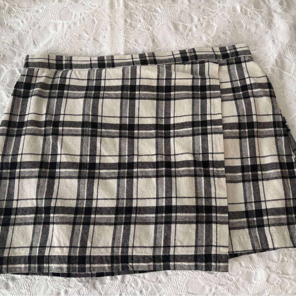 True Craft Black and White Plaid  Mini Skirt